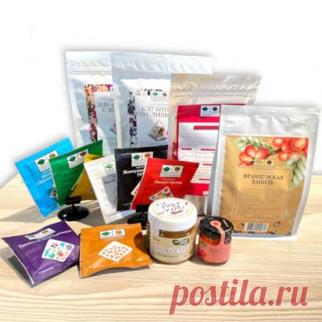 Купить Комплект ко Дню Учителя №41381 из чая в пирамидках, весового и в сашетах, кофе свежей обжарки а также сахар, шоколад, чай, джем, мед и др.