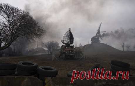 Эксперт заявил, что условия мирного договора будут хуже для Киева из-за военных успехов РФ. Американский экономист, профессор Колумбийского университета в Нью-Йорке Джеффри Сакс также считает, что США больше не должны направлять деньги Украине