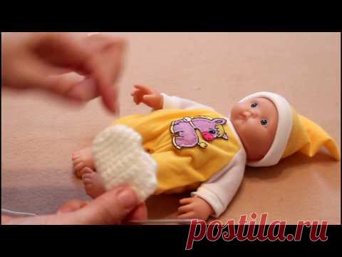 Вяжем крючком носочки-пинетки для куклы.