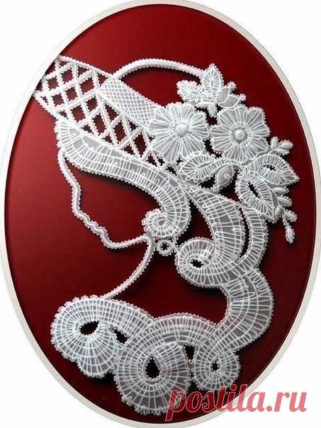 Портрет любимой напишу из кружевных снежинок и в шаль из облаков одену. Кружевные портреты в технике пергамано. / Историческая справка