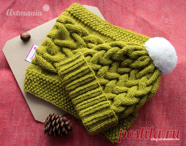 Шапочка с узором «Объемная коса из 12 петель спицами» Автор: Наталья Савченкова.