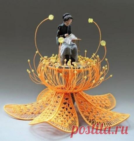 Сказочно красивые работы… В настоящее время в городе Чжухай, Китай, живут мама и дочка Мэй Сяохуа (Холли) и Зора, которые делают маленькие уникальные скульптуры. Скульптуры сделаны в различных техниках: лепка, вязание, вышивка.