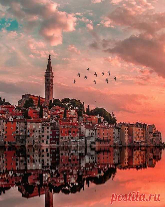 In love with Rovinj ❤ Stop wasting money on your hotels bookings in Croatia by not using Unlimited-Croatia.com ☺ Up to 80% discount ☺ Direct link in bio ❤

Great picture by @kardinalmelon ☺ Use #unlimitedcroatia to share your best pictures of #croatia ❤ #lovecroatia #croatia2017 #croatia_instagram #croatia_photography #croatiafulloflife #igerscroatia #croatiancoast #croatialove #visitcroatia #croatiatrip #kroatien #croacia #croazia #croatie #croatiarocks #croatiaonmymind #...