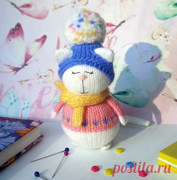 Сегодня был такой солнечный деньКотик даже зажмурился
#игрушкиручнойработы #котик_спицами #подаркиручнойработы