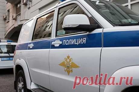 В России десятилетняя девочка ударила сверстника канцелярским ножом. В городе Вилючинск Камчатского края десятилетняя девочка ударила канцелярским ножом своего сверстника во время игры на детской площадке. По данным очевидцев, девочка ударила пострадавшего ножом в голову чуть ниже затылка. Люди, находившиеся на площадке, вызвали скорую помощь.