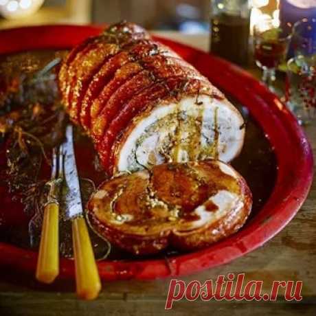 Мясо на Новый год

Готовим мясо на Новый год по-итальянски
- рецепты от Джейми и его друга и коллеги Женнаро - они готовят порчетту!

Порчетта - что это?
Porchetta - это запеченная свиная грудинка по рецепту итальянской кухни.