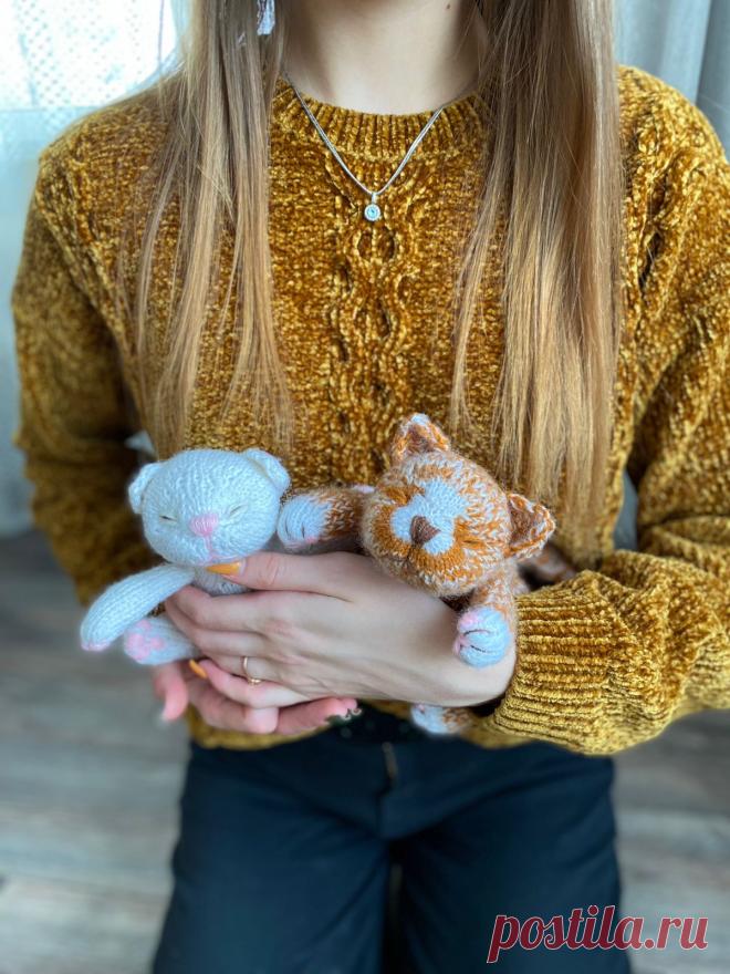 Kitty knitting pattern By Ola Oslopova-Оля Ослопова. Схема вязания котенка спицами. Котик спицами. 17 см котенок. Размер готовой игрушки будет зависеть от выбранной вами пряжи. PDF . Мастер-класс, схема и описание для вязания игрушки амигуруми спицами. Вяжем игрушки сами! amigurumi pattern. #амигуруми #amigurumi #схема #описание #мк #pattern #вязание #crochet #knitting #toy #handmade #поделки #pdf #рукоделие #кот#котенок#кот узоры для вязания схемы и описание узор схемы крючком узоры спицами