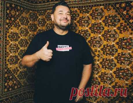 Сергей Жуков с женой и детьми у семейного дерева: певец рассказал о трогательной традиции