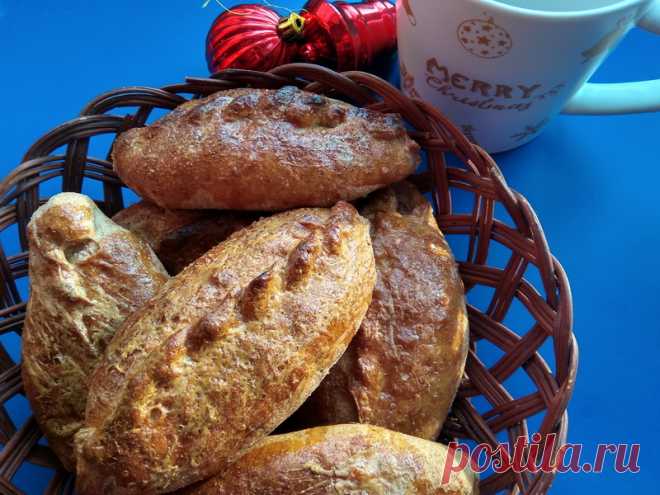 Моей семье очень пришлись по вкусу пирожки с начинкой из фасоли. Чем-то напоминают с картошкой, только ещё интересней - Пир во время езды Печеными пирожками с фасолью и большой кружкой горячего сладкого чая всегда угощала меня в детстве моя любимая бабушка в канун Нового Года. В память об этих светлых воспоминаниях я решила поддерживать эту семейную традицию, поэтому и для своих внуков зимой всегда готовлю такое лакомство. Как ни странно, фасолевая начинка очень пришлась по вкусу всей моей […]
