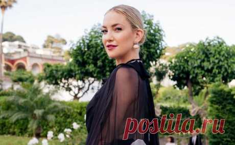 Кейт Хадсон продемонстрировала стройную фигуру в рекламе собственного бренда