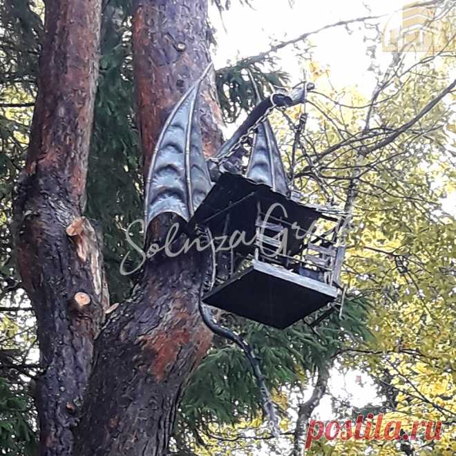 Кованая кормушка