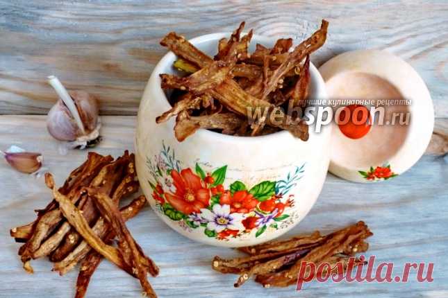 Заготовим вяленые маринованные баклажаны 
Предлагаю ещё один «вкусный» способ заготовки баклажанов. Мы их будем вялить, но сначала замаринуем. То есть они будут почти готовы к применению!Острые, хрустящие и вкусные! Их можно пожевать в качестве перекуса, взять на пикник, добавить в салаты. А также они хороши в рагу и супах. Храним в закрытой банке или мешочке, лучше в холоде (холодильник, балкон).