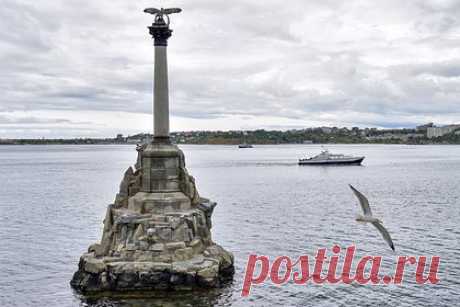 В Севастопольской бухте временно закрыли движение морского транспорта