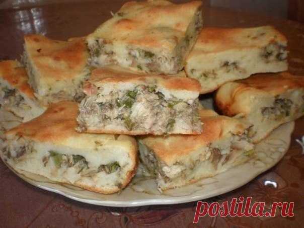 Торт - Бомба! 
Ну очень просто, а вкусно...готовится минут 20, всего 4 ингредиента, а в итоге невероятно вкусный торт! 
Читать продолжение в источнике..