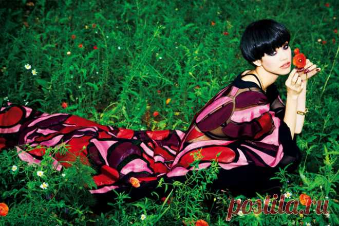 Кико Мидзухара (Kiko Mizuhara) в фотосессии Эллен фон Унверт (Ellen von Unwerth) для журнала Vogue Japan (февраль 2014).