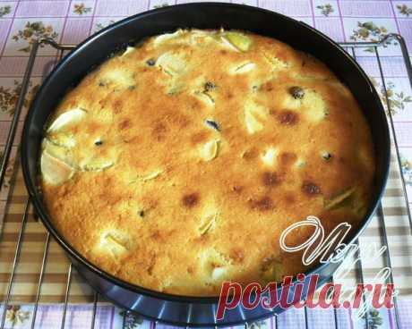 Вкуснейший манник с яблоками и изюмом