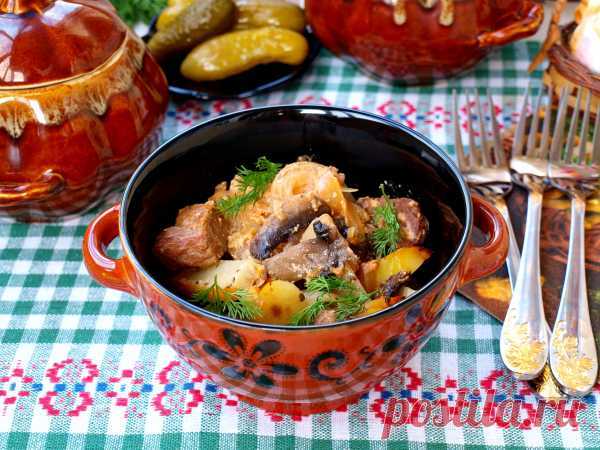Жаркое с грибами в горшочках