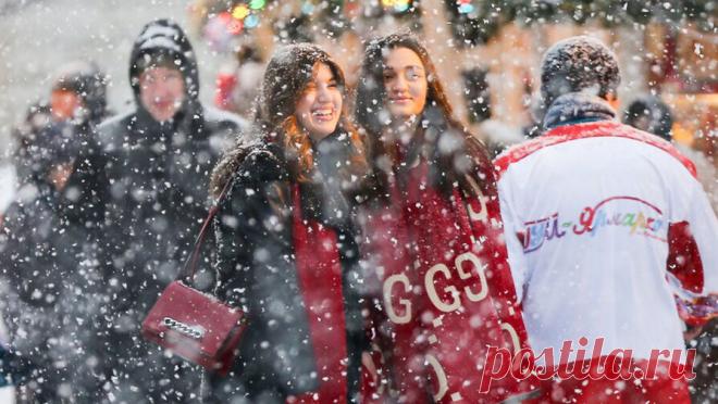 Москвичам рассказали, когда снег в столице станет постоянным. Понижение температуры до зимних показателей будет в Москве плавным и постепенным, написал в Telegram-канале ведущий специалист центра погоды "Фобос" Михаил Леус. Синоптик сообщил, что в декабре в столице обычно выпадает 51 мм ...
