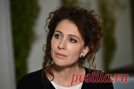 Минкульт назвал причину отмены спектакля «Эйнштейн и Маргарита» в Ярославле. На спектакль с актерами Ксенией Раппопорт и Алексеем Серебряковым пожаловались активисты.