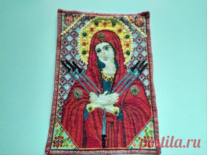 Узнал у священника, грех ли вышивать иконы
Моя мама уже несколько лет как, сидя дома на пенсии, на досуге вышивает иконы. Это ее увлечение разделяет много рукодельниц. А не грех ли это — вышивать святой образ? Ведь зачастую это делают люди, которые мало смыслят в иконографии и в церковной жизни в целом. И если это не грех, то, как это делать правильно, […]
Читай дальше на сайте. Жми подробнее ➡