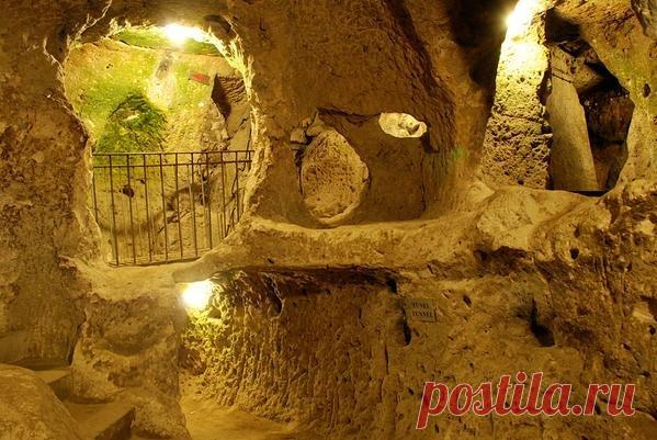 Он просто ремонтировал свой дом, и обнаружил, что он построен на вершине чего-то другого. Волосы встают дыбом. » MAKATAKA