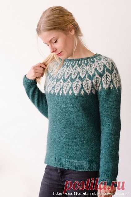 Джемпер спицами с кокеткой 