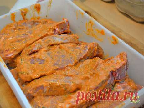 Экспресс-мясо: готовим ЛЮБОЕ мясо быстро! 

По этому рецепту можно приготовить ЛЮБОЕ мясо очень быстро! Оно будет вкусным, сочным! Весь секрет в заливке...
Яйцо куриное - 2 шт
Горчица - 1 ст л
Крахмал - 1 ст л
Соль - 1 ч л
Смесь перцев - 1 ч л
Масло растительное - 1 ст л
Кунжут - 2 ч л
Мясо - 500 гр
Итак, готовим заливку.
Смешиваем яйца, крахмал, горчицу, соль, перец. Добавьте свои любимые специи.
Горчицу можно брать совершенно любую. И вкус будет немного варьироваться.
За...