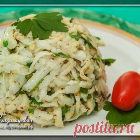 Салат из черной редьки с петрушкой и горчицей