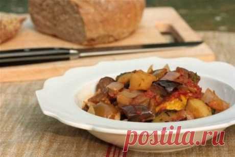 Овощное рагу с кабачками и баклажанами