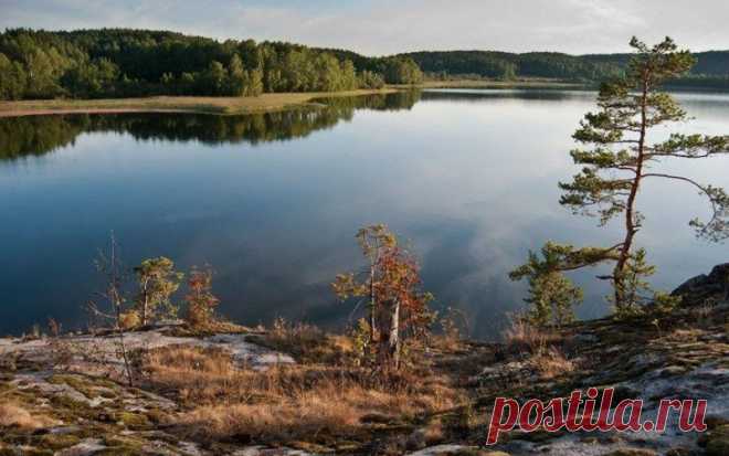 Дорога А-135 Кемь – Калевала – Лонка начинается в городе Кемь, расположенном у берегов Белого моря, и заканчивается в пункте пропуска на российско-финляндской границе. | 10 самых красивых дорог России • НОВОСТИ В ФОТОГРАФИЯХ