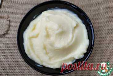 Английский заварной крем (Custard). Попробовала этот крем впервые в японских десертах и осталась под впечатлением как любитель сливочных сладостей.
 В Японии он используется как начинка для рыбок Тайяки, но мне кажется это прекрасный топпинг для печенья, вафельных трубочек, блинчиков и всего чего душе угодно.