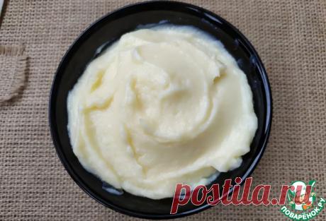 Английский заварной крем (Custard). Попробовала этот крем впервые в японских десертах и осталась под впечатлением как любитель сливочных сладостей. В Японии он используется как начинка для рыбок Тайяки, но мне кажется это прекрасный топпинг для печенья, вафельных трубочек, блинчиков и всего чего душе угодно.