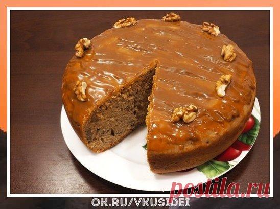 Мама дорогая, как это вкусно! Мы подготовили замечательный рецепт.  Шоколадный кекс к чаю
Всё гениальное - просто.
ИНГРЕДИЕНТЫ 
4 – яйца 
140 гр. – сливочного масла 
200 гр. – сахарного песка 
370 гр. – муки 
2 ст.л. – какао порошка 
10 гр. – разрыхлителя теста 
290 мл. – йогурта 
50 гр. – орехов
Взбить яйца и сахарный песок с помощью миксера, затем добавить йогурт и мягкое сливочное масло, все перемешать лопаточкой, добавить просеянную муку, разрыхлитель и какао порошок, перемешать. В гот