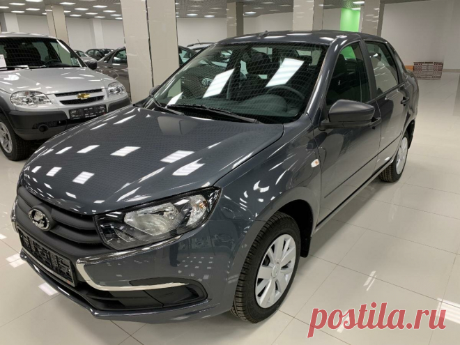 На авторынок Луганска зашли новые Lada Granta. 
Продажа идет, вот только цены, согласно информации "Автомаркет Луганск" https://avto-lnr-181.ru/? значительно выше той, которую предлагают официалы.
В среднем за комплектацию "Комфорт" в Луганске просят от 1 050 000 до 1 200 000.
Машины со скрипом, но продаются. 
Будем ждать очередного ценового скачка.