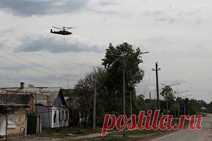 В США оценили живучесть российского Ка-52 с оторванным хвостом. Конструктивные особенности российского ударно-разведывательного вертолета Ка-52 позволяют ему продолжить полет даже с оторванной хвостовой частью. Живучесть летательного аппарата оценил обозреватель американского издания The Drive Томас Ньюдик. Автор обратил внимание на распространяемые в интернете кадры.