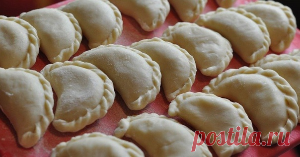 Вкуснейшее универсальное заварное тесто для вареников, пельменей, поз, чебуреков 

Ингредиенты: 
-1 яйцо 
-соль 
Показать полностью...