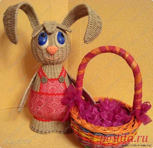 пасхальный кролик из газетных трубочек