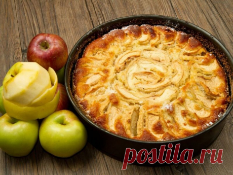 Пышная шарлотка с яблоками – самые вкусные рецепты Самые вкусные рецеты пышной шарлотки с яблоками. Готовим как в духовке, так и и в мультиварке. Это один из самых простых пирогов к чаю и очень вкусный...