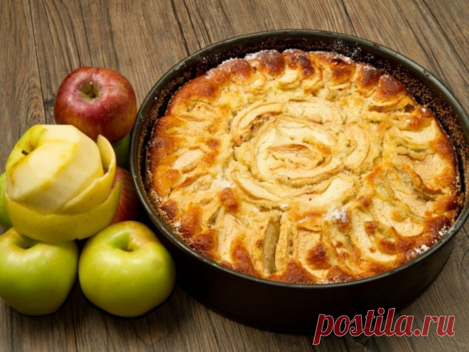 Пышная шарлотка с яблоками – самые вкусные рецепты Самые вкусные рецеты пышной шарлотки с яблоками. Готовим как в духовке, так и и в мультиварке. Это один из самых простых пирогов к чаю и очень вкусный...