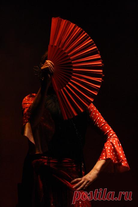 Red Fan