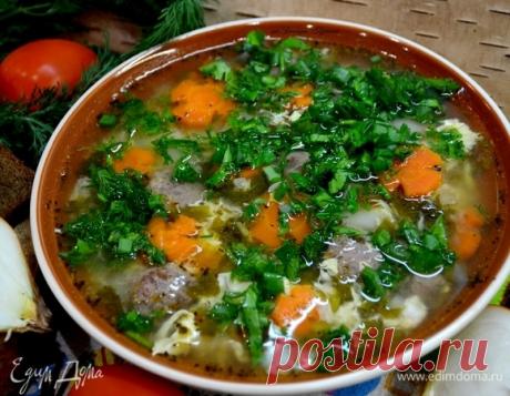 Щи из щавеля. Ингредиенты: картофель, морковь, щавель свежий