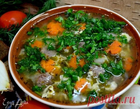 Щи из щавеля. Ингредиенты: картофель, морковь, щавель свежий