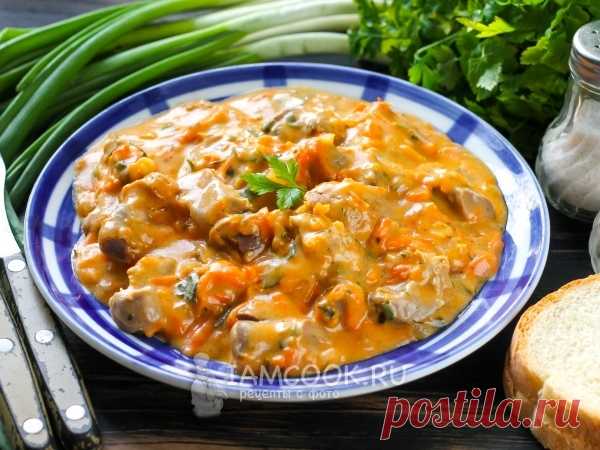 Гуляш из куриных желудков — рецепт с фото Гуляш из куриных желудков с подливкой - безумно вкусное блюдо из субпродуктов, которому будут рады даже дети. Если же вы готовите гуляш только для взрослых, то можете добавить при его создании очищенные и спрессованные зубчики чеснока, молотый острый перец и другие пикантные на вкус пряности и приправы.