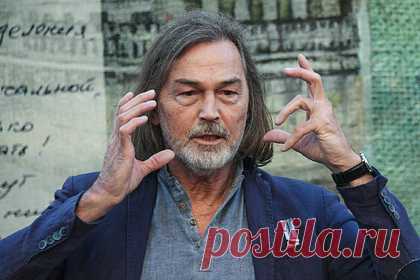 Никас Сафронов рассказал о вызванных соседством с Бондарчуком неудобствах. Художник Никас Сафронов пострадал от неудобств, вызванных соседством с режиссером Федором Бондарчуком и его возлюбленной, актрисой Паулиной Андреевой. Живописец рассказал, что шум от ремонта в квартире звездной пары вынудил его временно переехать в мастерскую. Однако других претензий у Сафронова к соседям нет.
