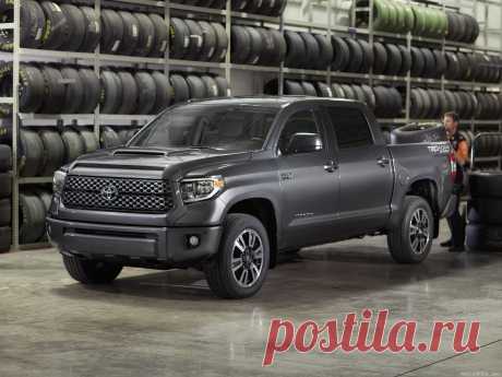 Смотри! Toyota Tundra 2018 года: обновленная модель полноразмерного пикапа Февраль 2017 года преподнес автолюбителям приятный сюрприз: в Чикаго состоялось представление долгожданного пикапа Toyota Tundra 2018! Почему долгожданный?