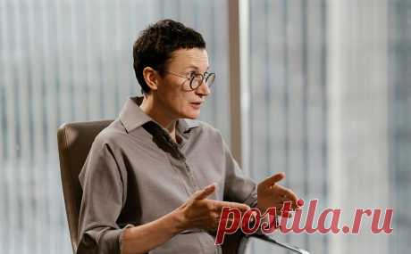 У Росбанка появилась обязанность не уходить в убыток из-за фонда Потанина. Росбанк, перешедший от французских акционеров к структурам Владимира Потанина, в том числе благотворительному фонду, теперь не может уходить в убыток и должен платить дивиденды. Об этом РБК рассказала глава банка Наталья Воеводина