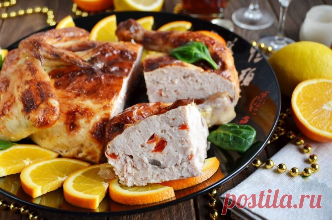 ​Праздничная фаршированная курица Ингредиенты:
Курица — 1,5 кгЯйцо — 2 шт. Перец сладкий красный — 1 шт. Маринованные шампиньоны — 70 г Маслины без косточек — 70 г Сметана — 1 ст. л. Соль — по вкусу Перец черный молотый — по...