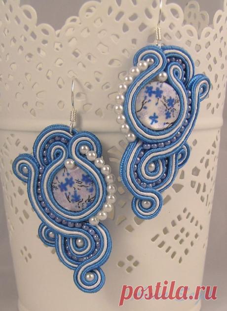 Blue and white soutache earrings with mother of pearl - soutache jewelry