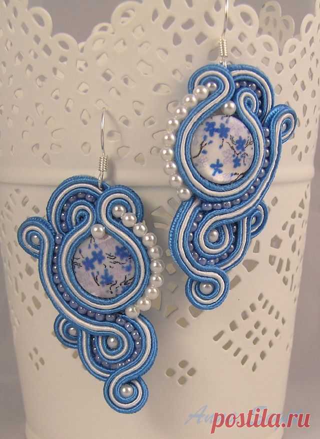 Blue and white soutache earrings with mother of pearl - soutache jewelry