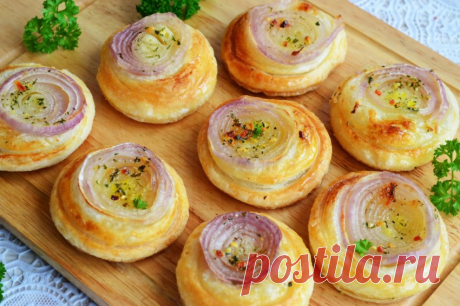Луковые булочки
